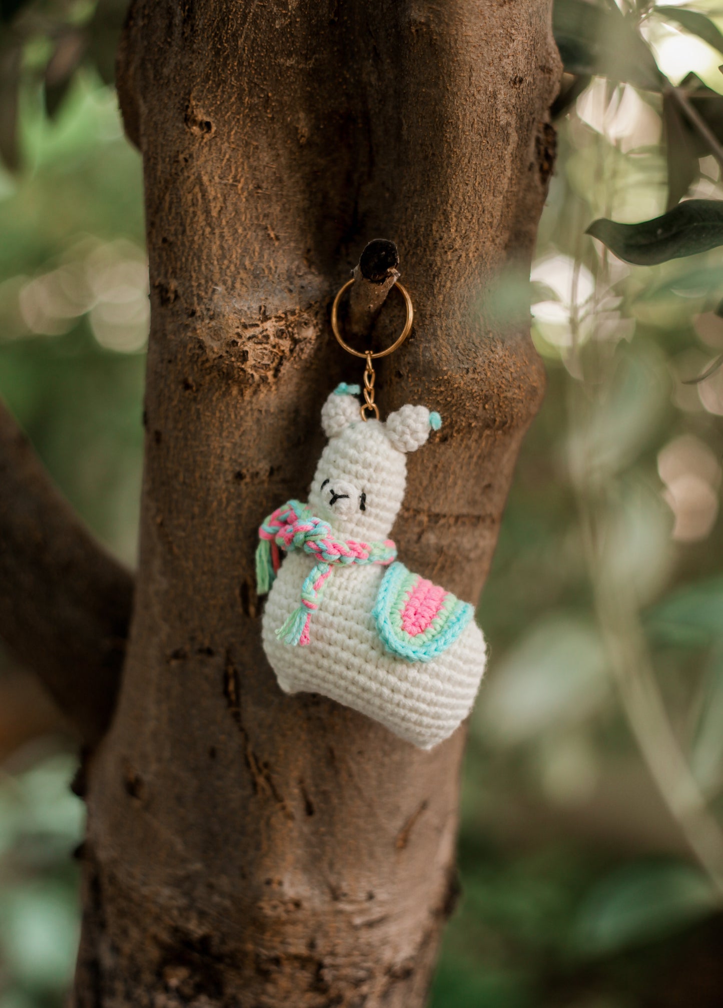 Ilama crochet Keychain Miniature amigurumi figurine for office desk decor, fidget sensory toy, unique gift for car dashboard . kawaii pocket hug