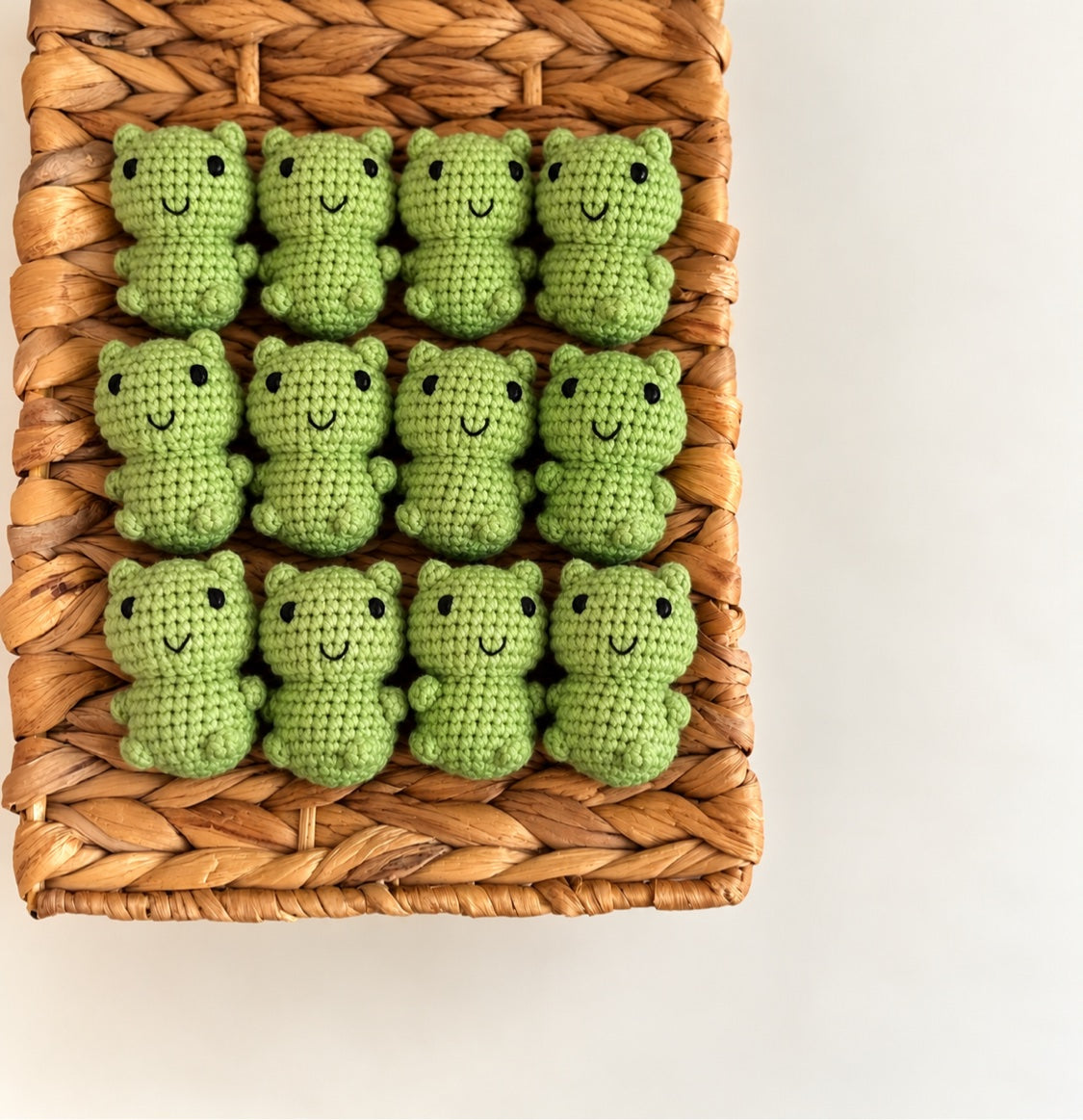 Light green frog crochet minis